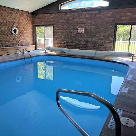 Hop & Vine Inn Fennville Esterno foto