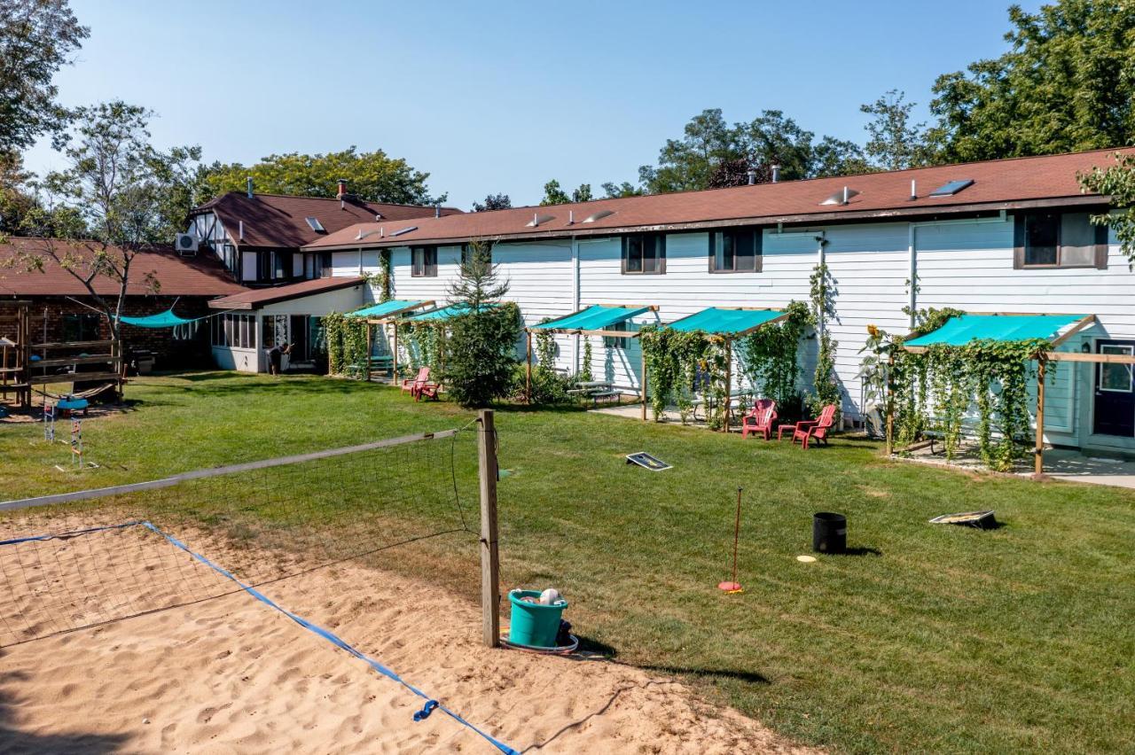 Hop & Vine Inn Fennville Esterno foto